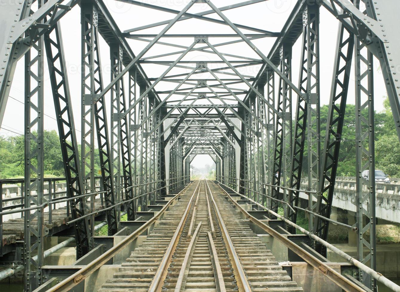 vieux pont ferroviaire photo