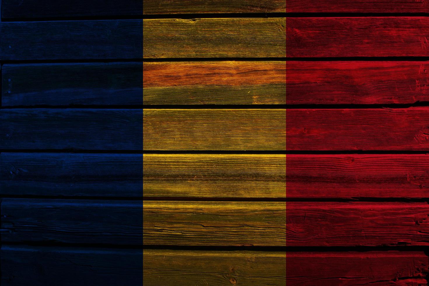 drapeau de la roumanie sur bois photo