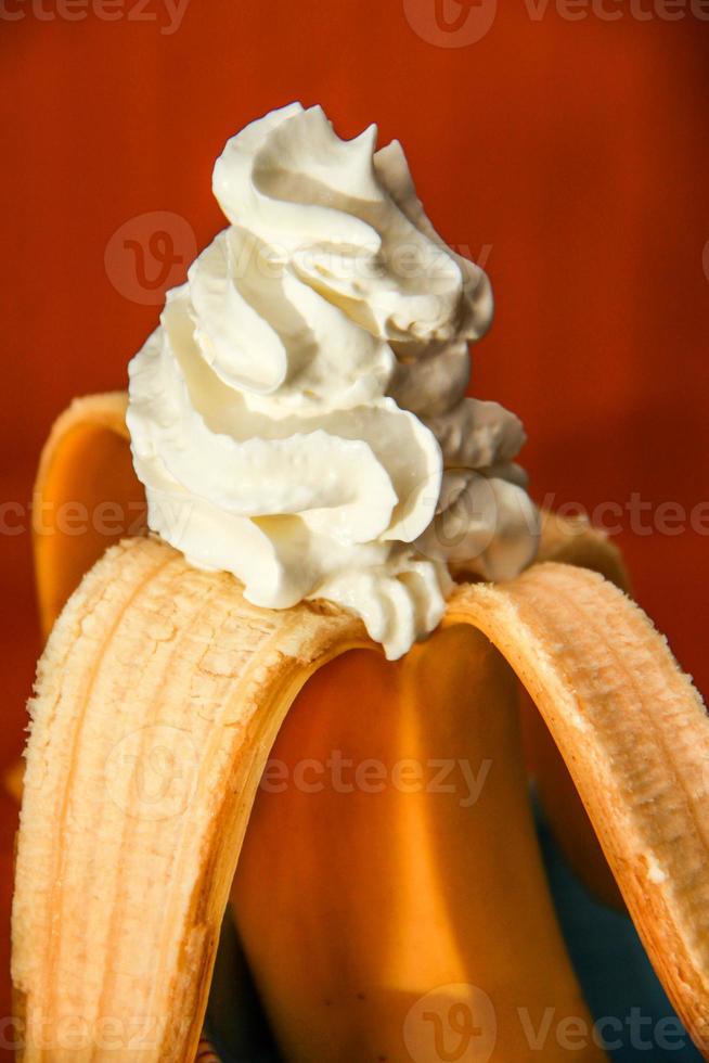 banane à la crème fouettée photo