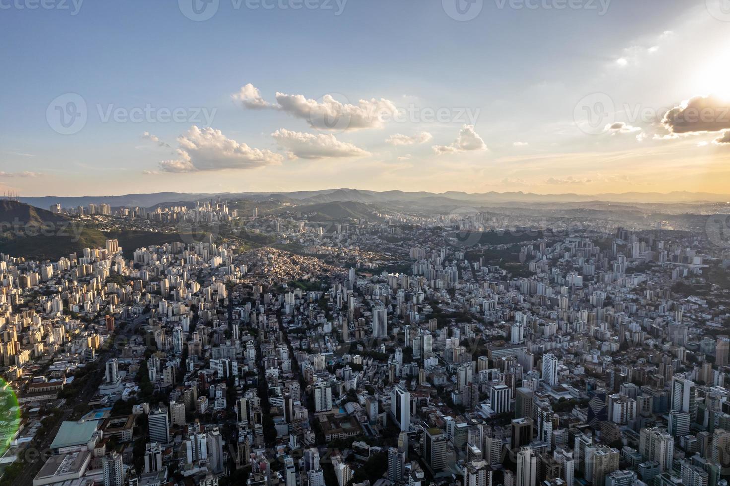 vue aérienne de la ville de belo horizonte, dans le minas gerais, au brésil. photo