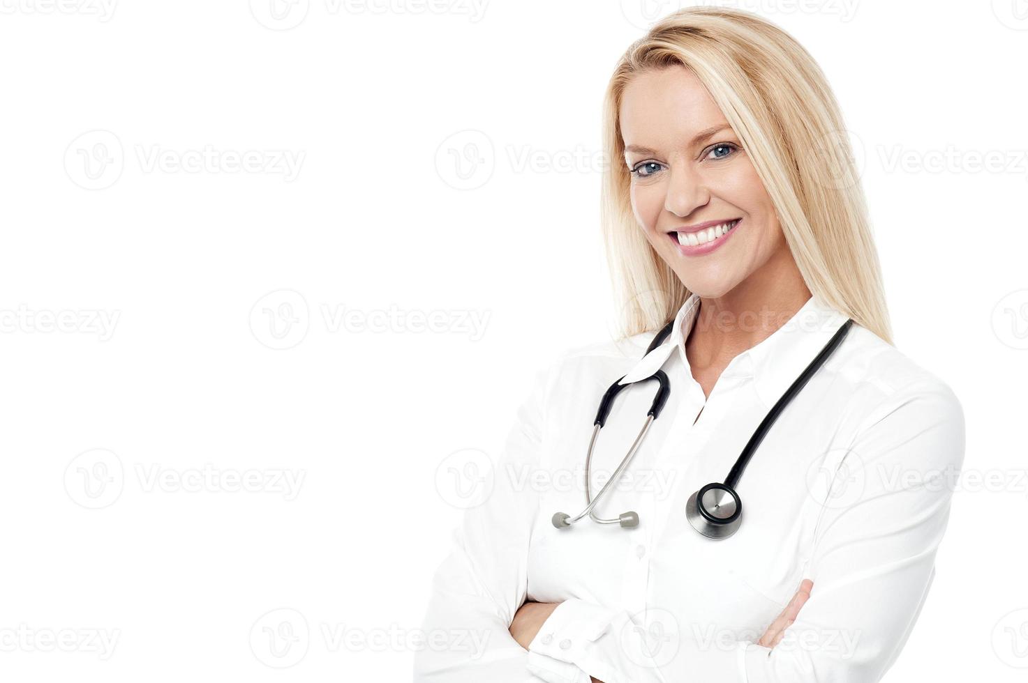 belle femme médecin souriant photo