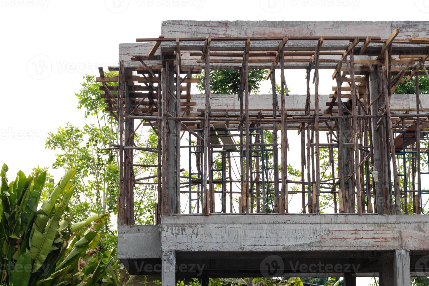 échafaudage avec la construction d'un bâtiment rural. photo