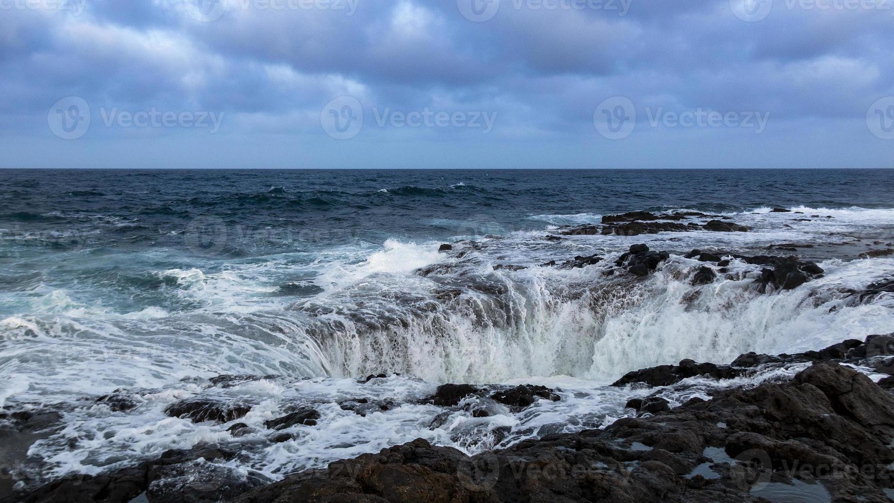 vagues dans l'océan atlantique photo
