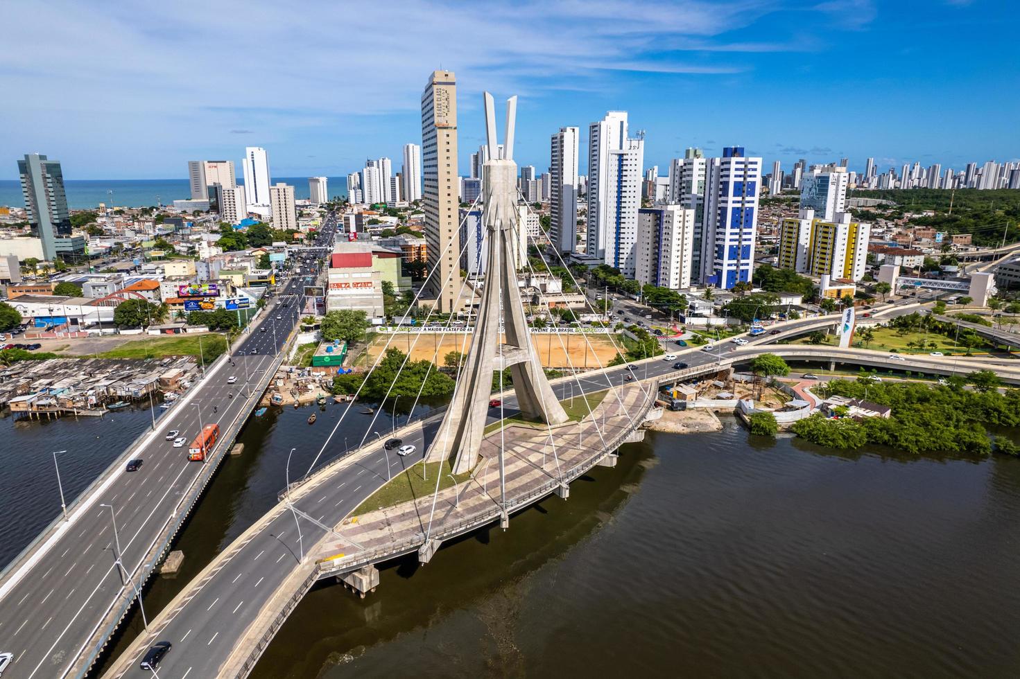 recife, pernambuco, brésil, avril 2022 - pont de la dame enchantée photo