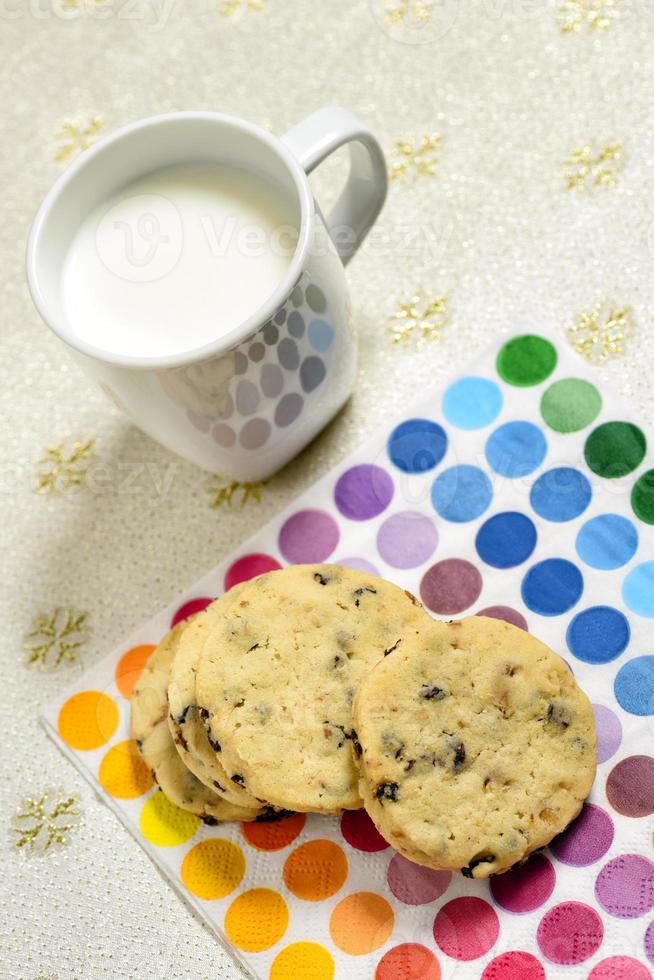 biscuits et lait prêts à servir photo
