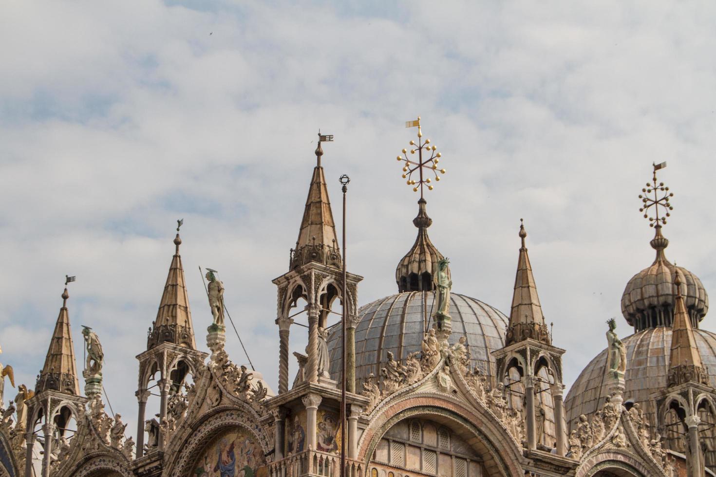 basilique saint-marc, cathédrale, église statues mosaïques détails palais des doges venise italie photo