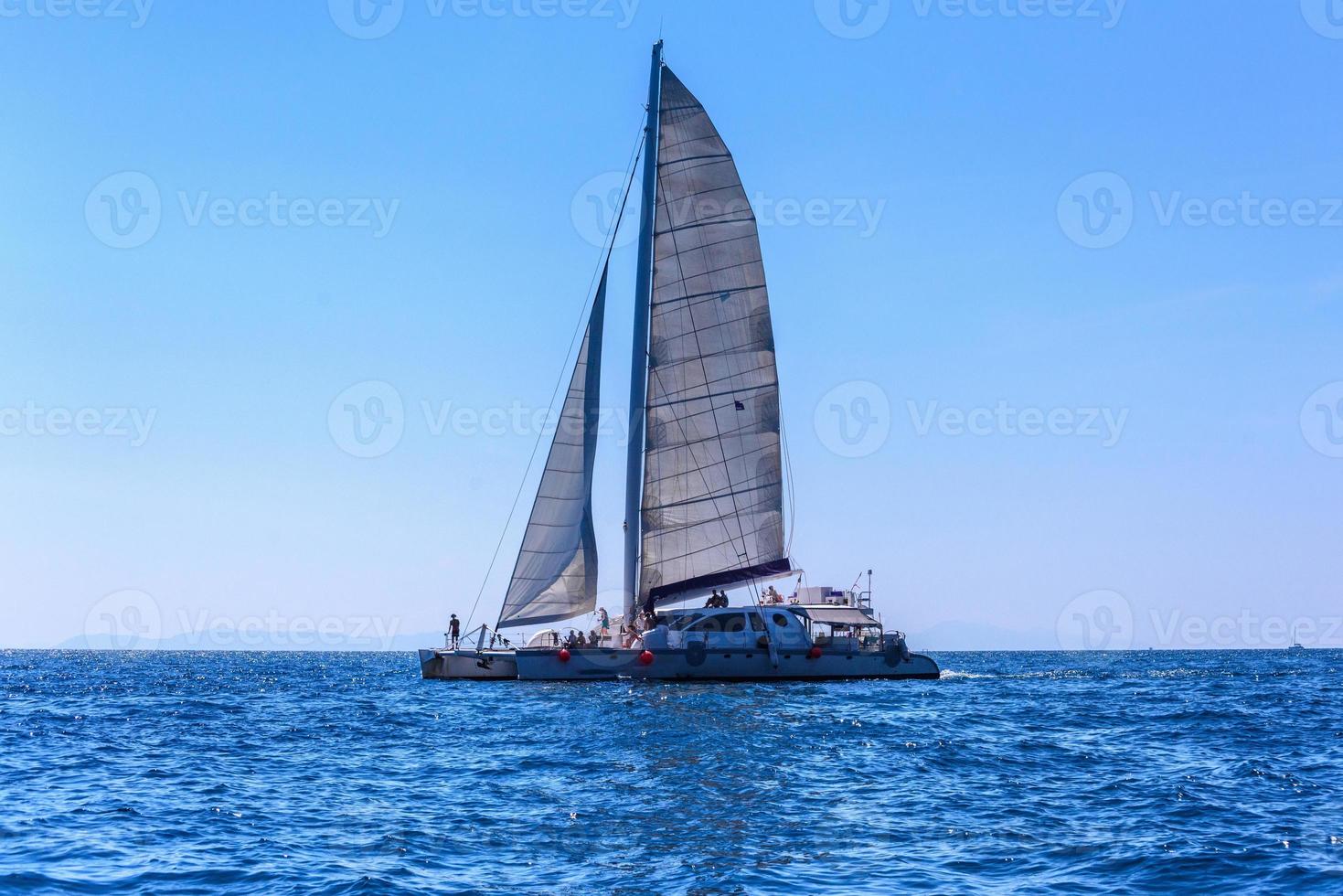 bateau à voile, phi phi, mer d'andaman, krabi, thaïlande photo