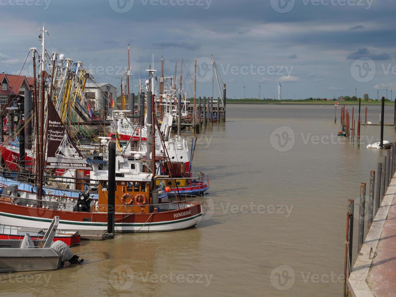 le port de greetsiel en allemagne photo