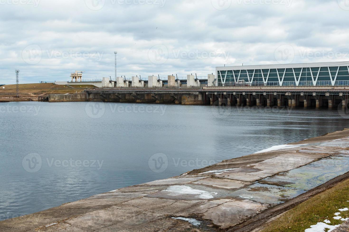 centrale électrique du barrage de la rivière photo