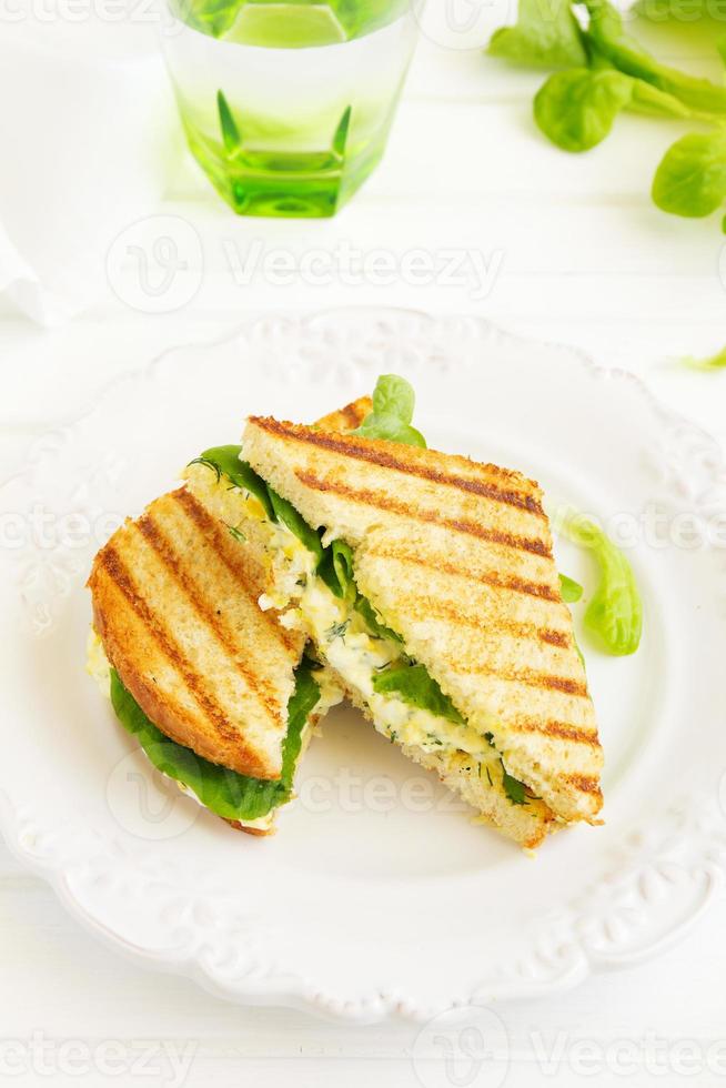 sandwich à la salade aux œufs. cuisine américaine. photo