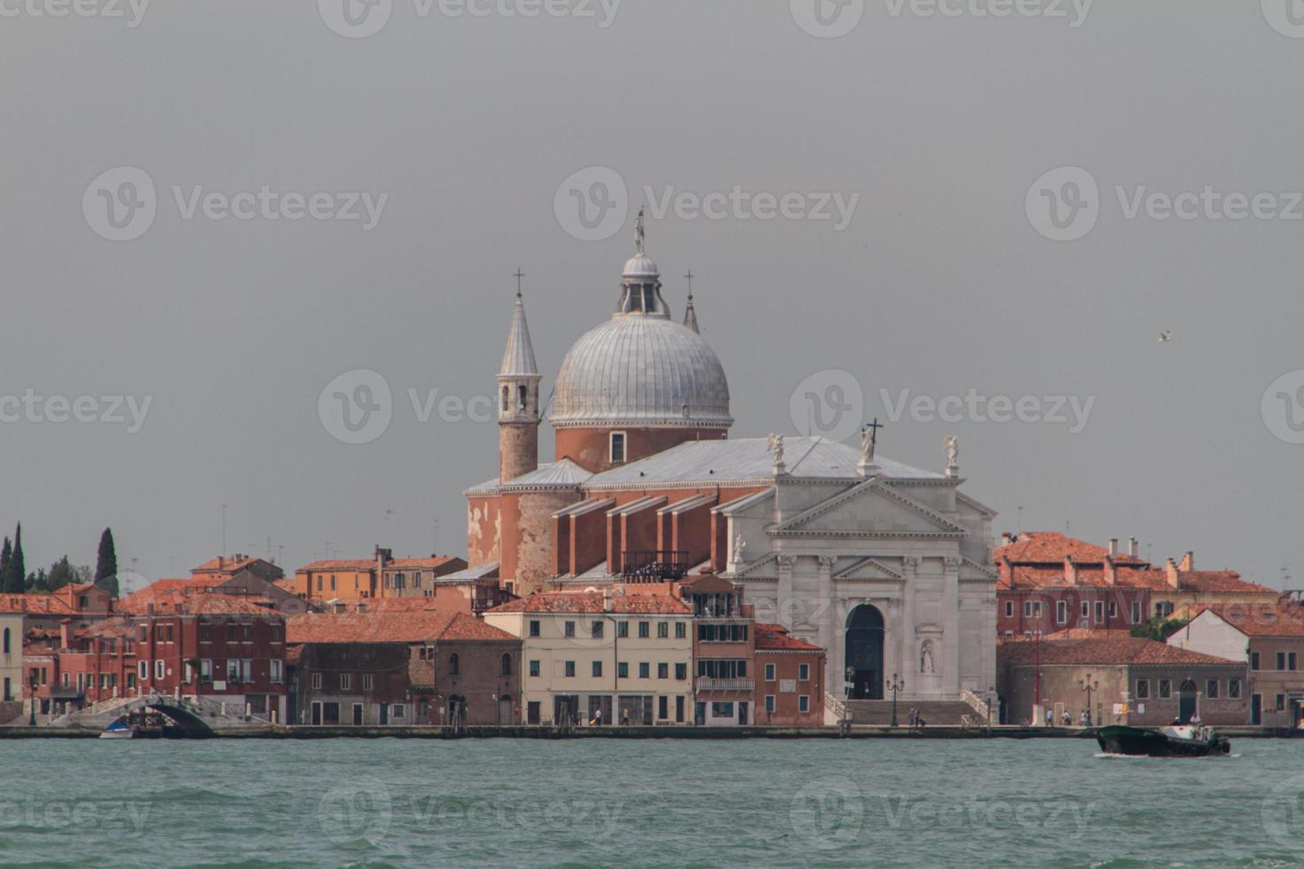 vue sur l'île de san giorgio, venise, italie photo