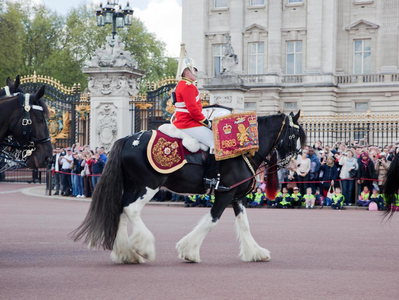 Londres, Angleterre, 2022 - gardes royaux britanniques à cheval photo