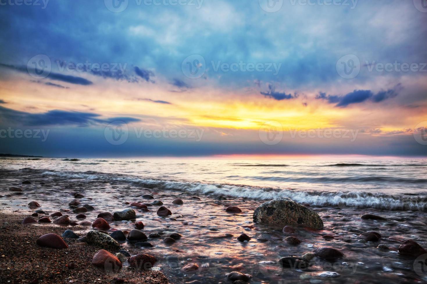 coucher de soleil sur la plage photo