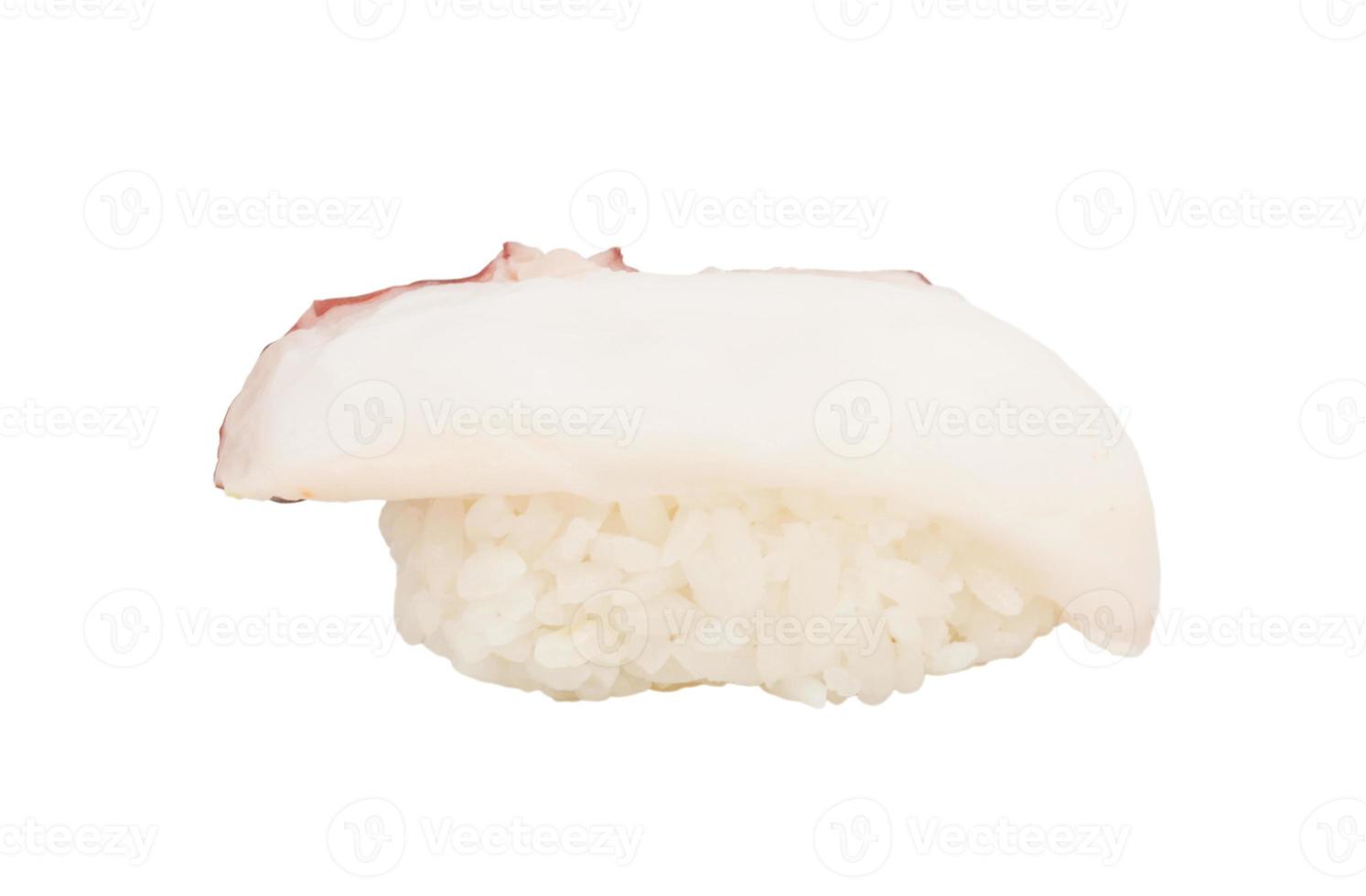 Sushi japonais avec de la viande de poulpe sur fond blanc photo