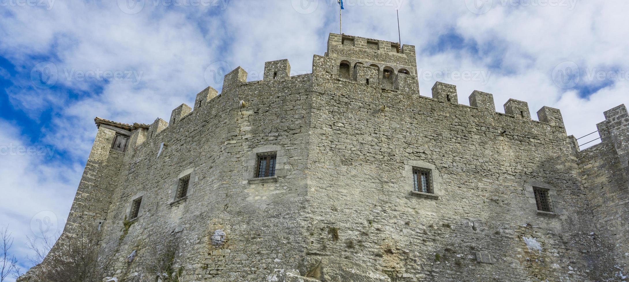forteresse de cesta sur le mont titano, saint-marin photo