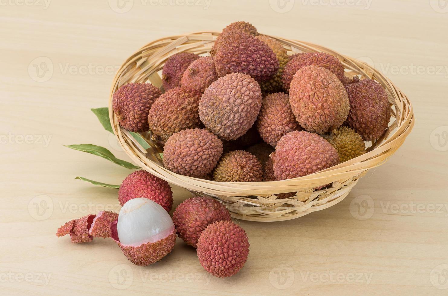 fruits tropicaux - litchi photo