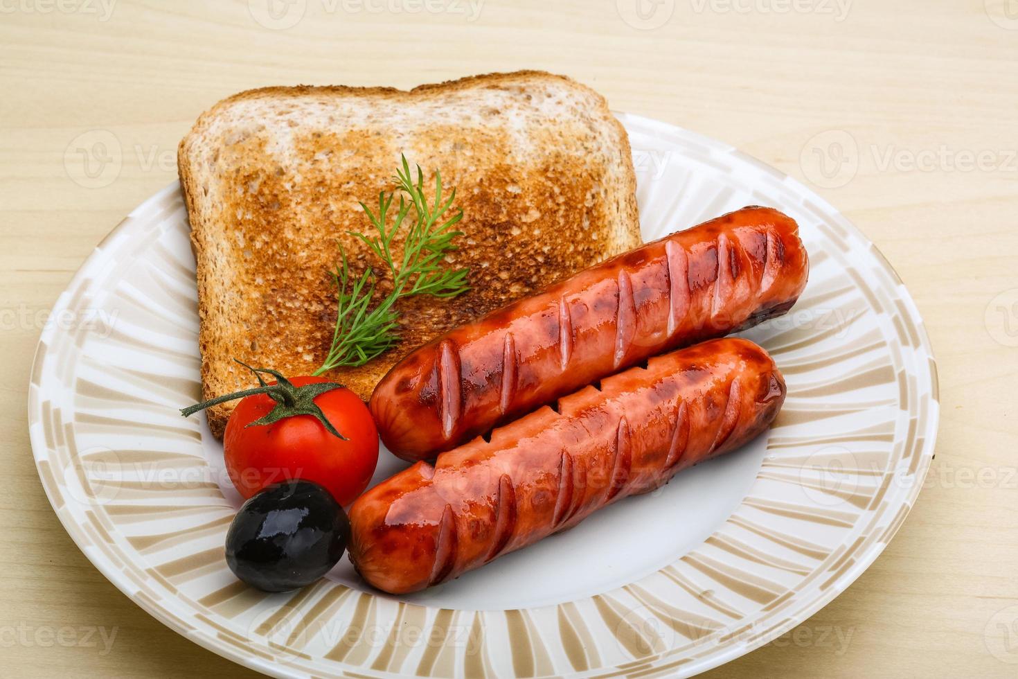 saucisses grillées avec toast photo