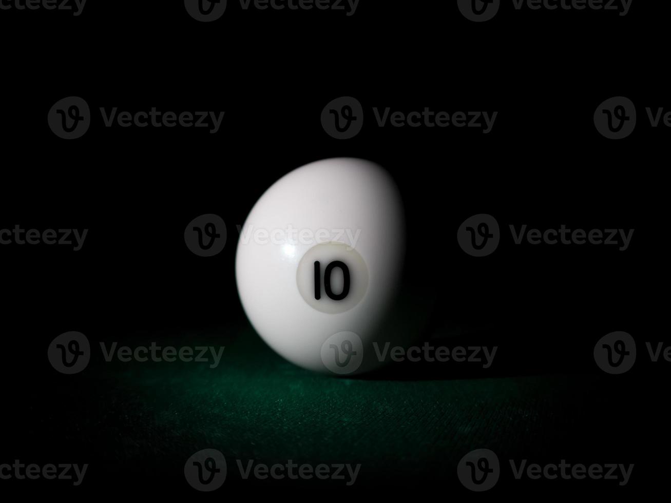 boule numéro 10 pour pyramide de billard russe photo