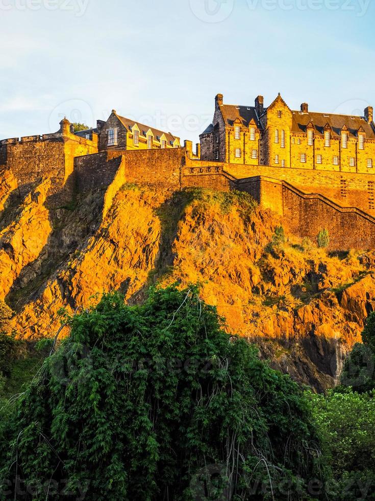 hdr château d'edimbourg au coucher du soleil photo