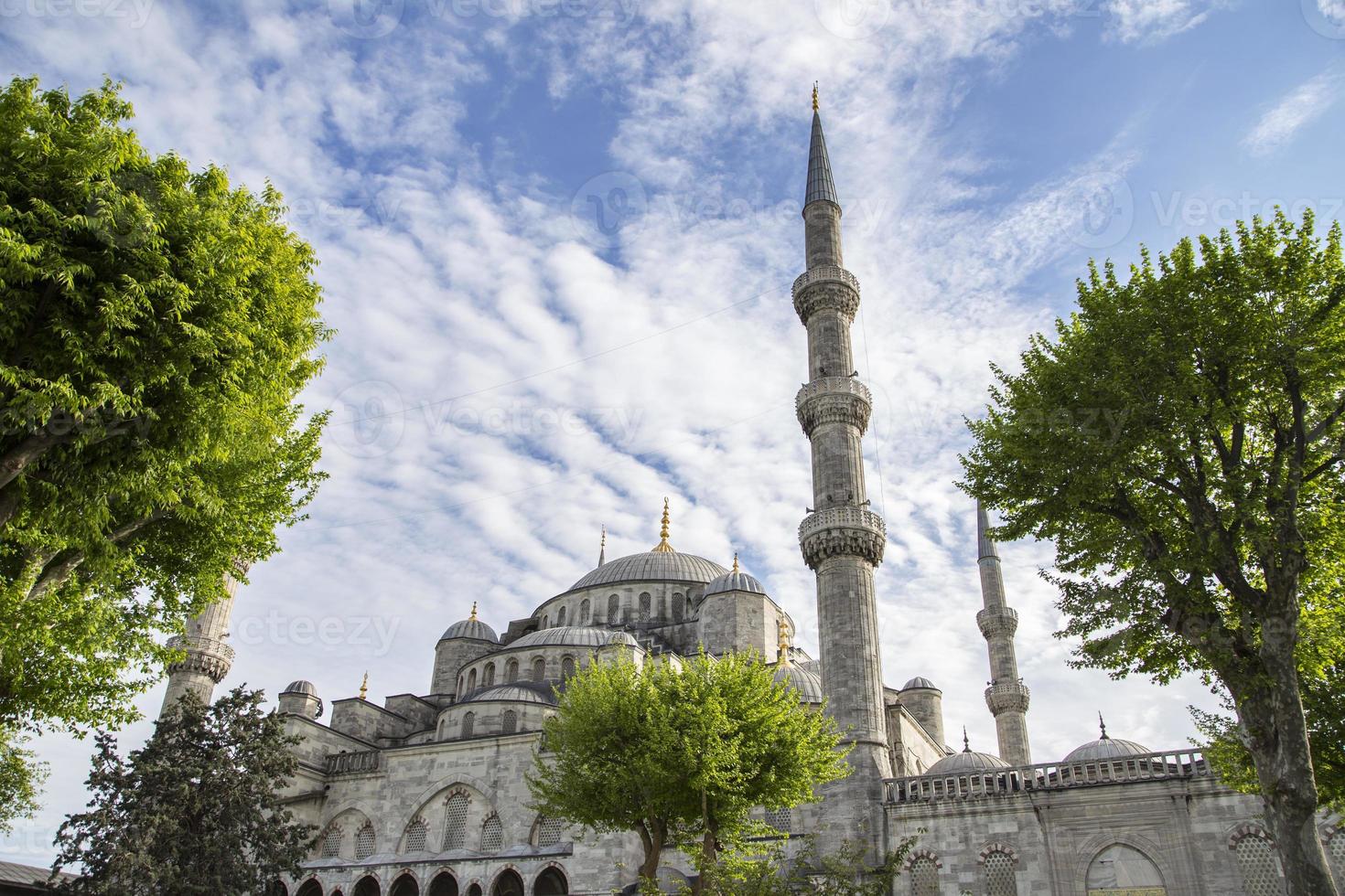Mosquée bleue à Istanbul sur une journée ensoleillée photo