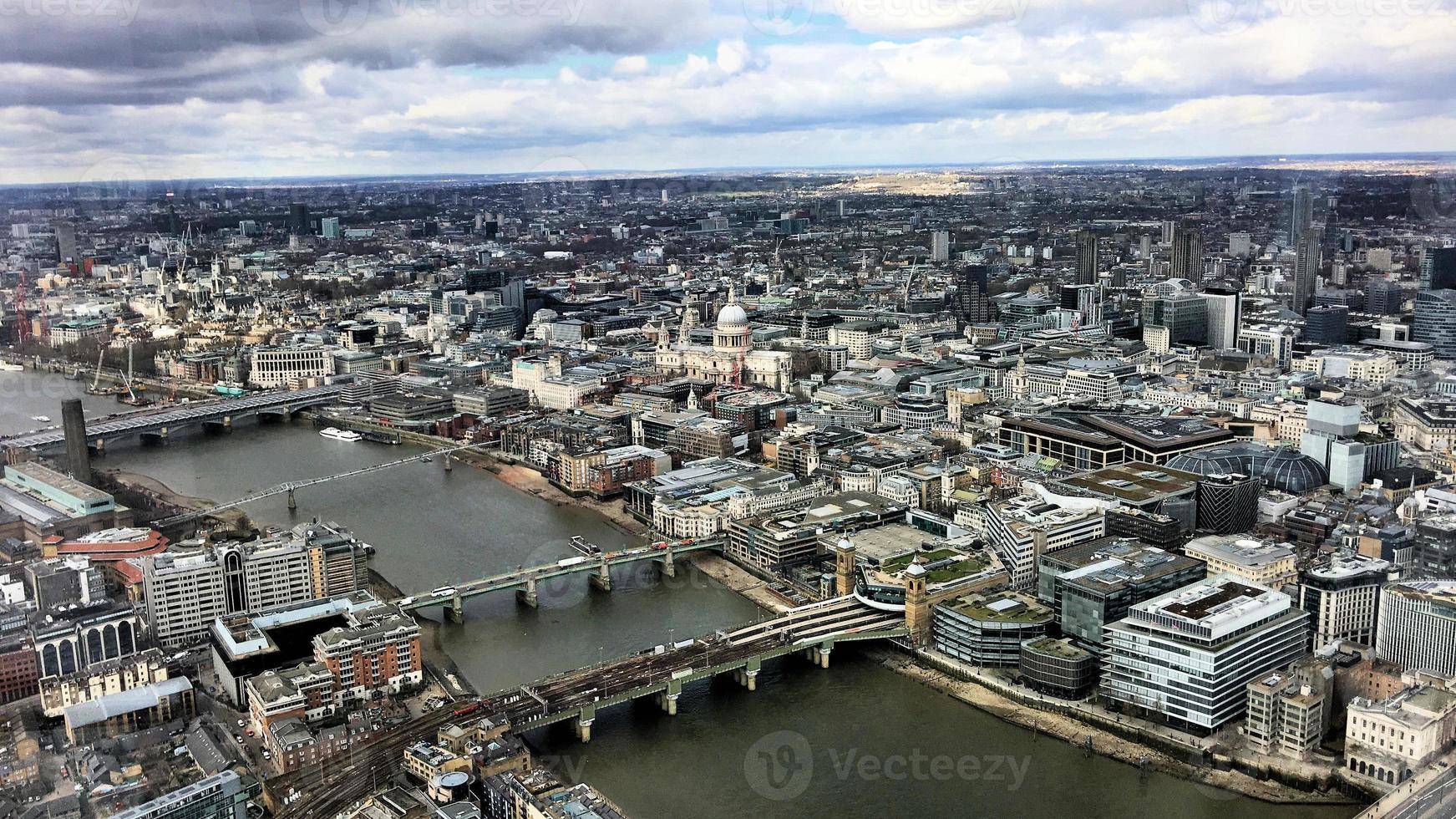 une vue aérienne de londres photo