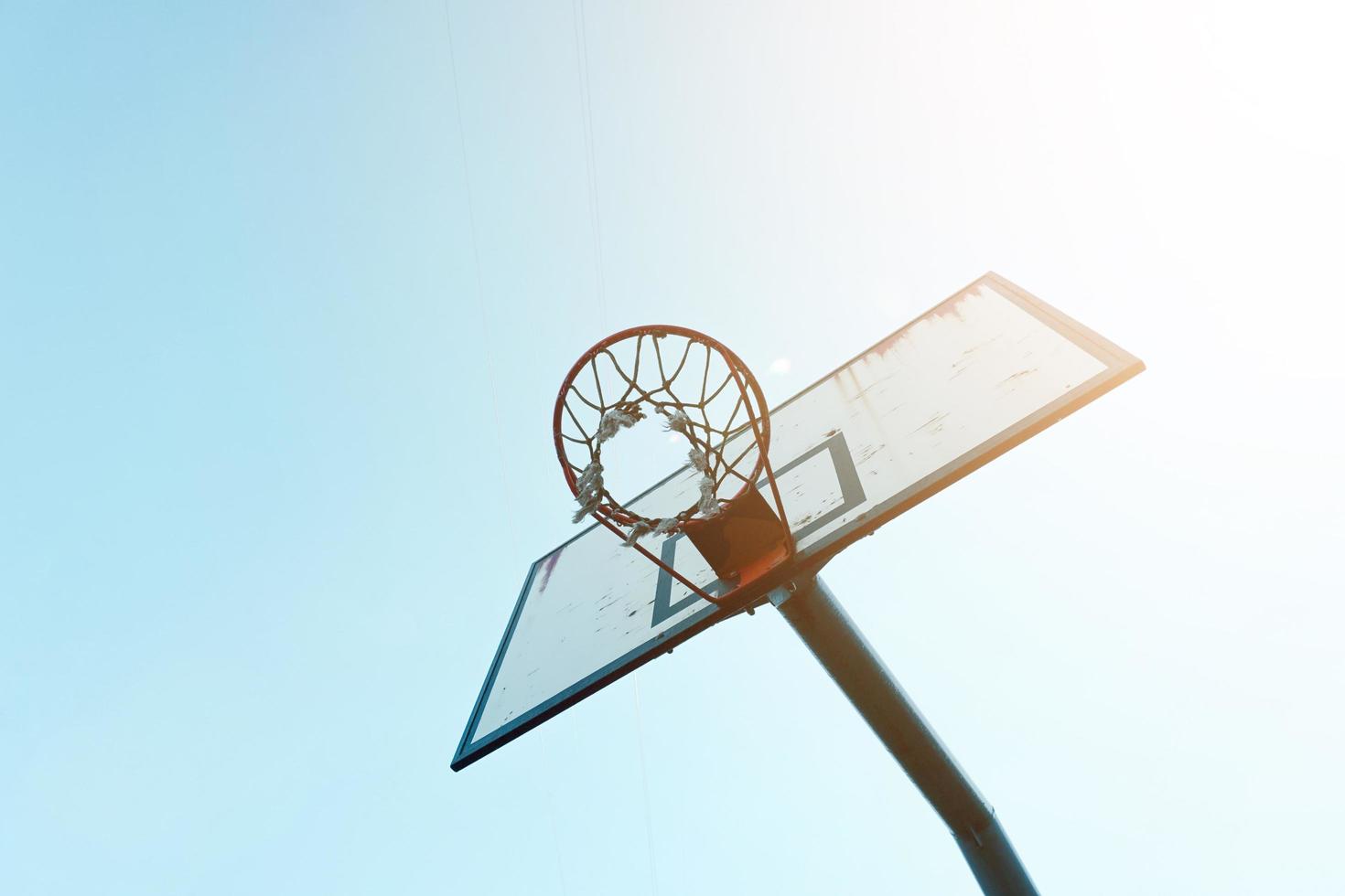 panier de basket de rue, équipement sportif photo