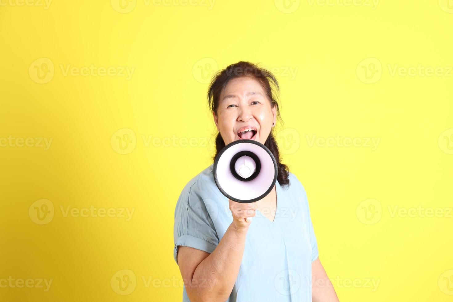 femme âgée asiatique photo