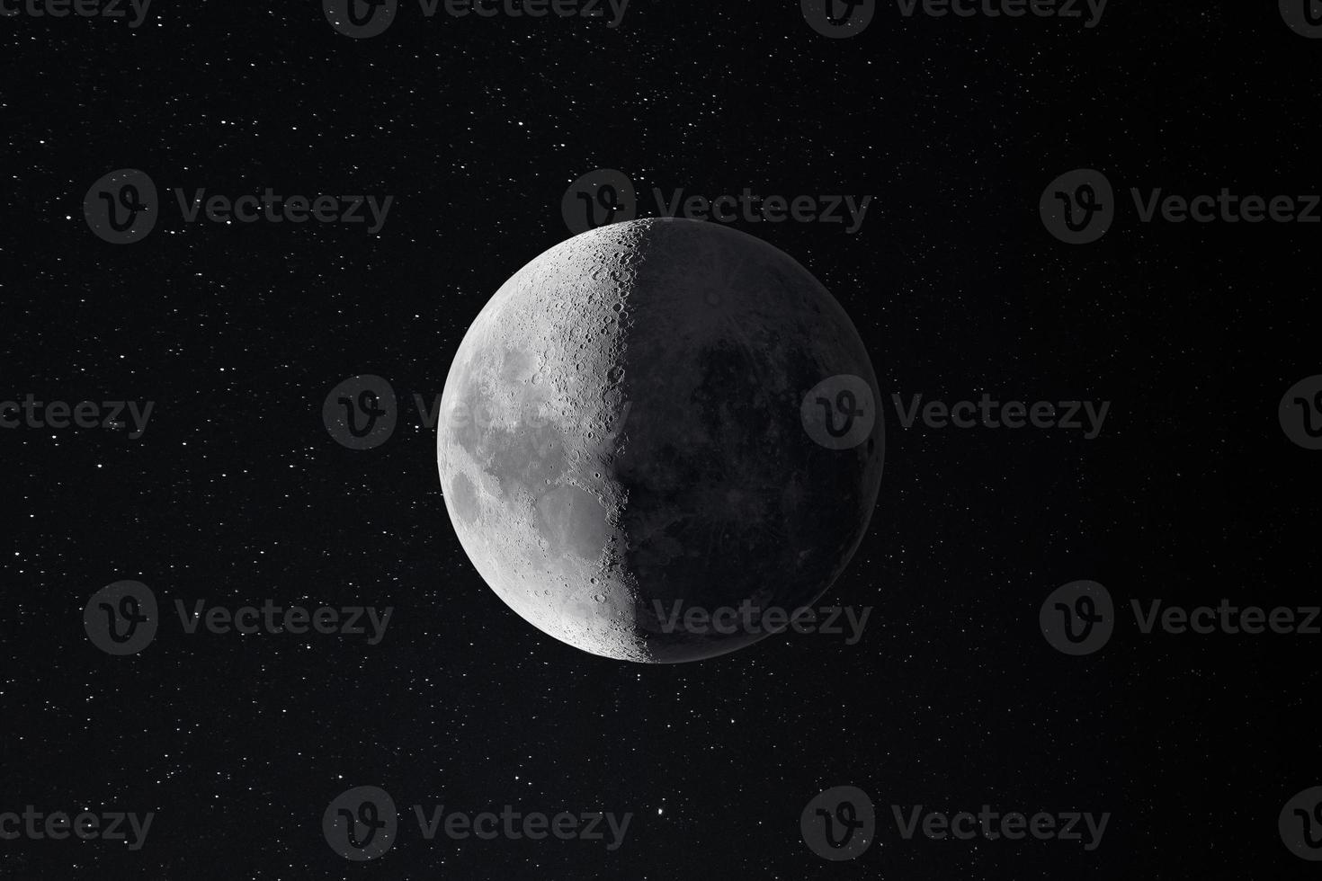 la lune et l'espace lointain photo