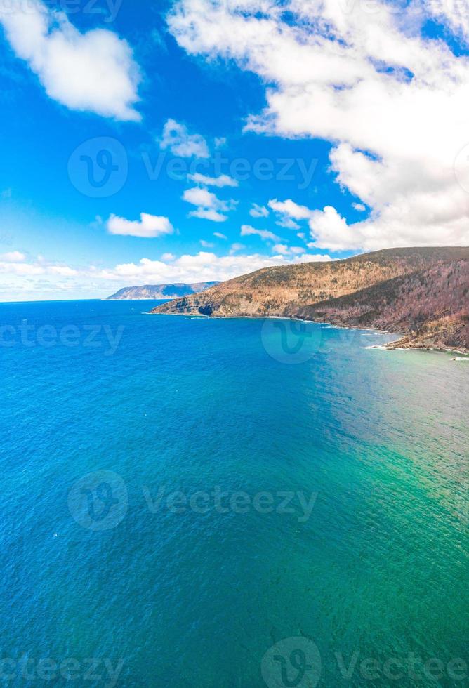 vue panoramique sur les îles du cap breton pendant la journée ensoleillée photo