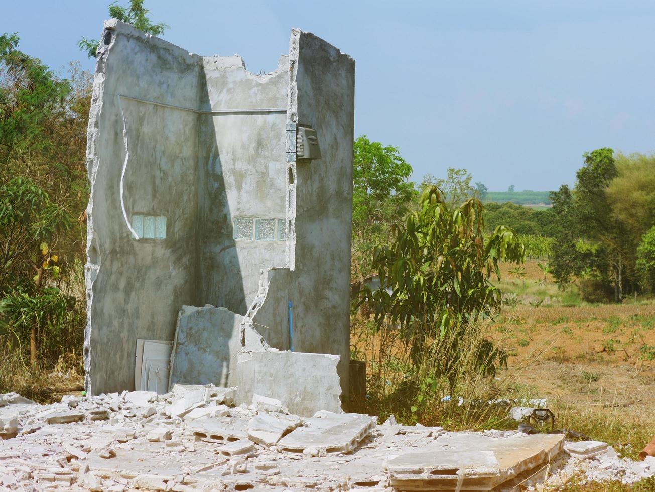 le bâtiment a été démoli car il n'était pas aux normes. photo