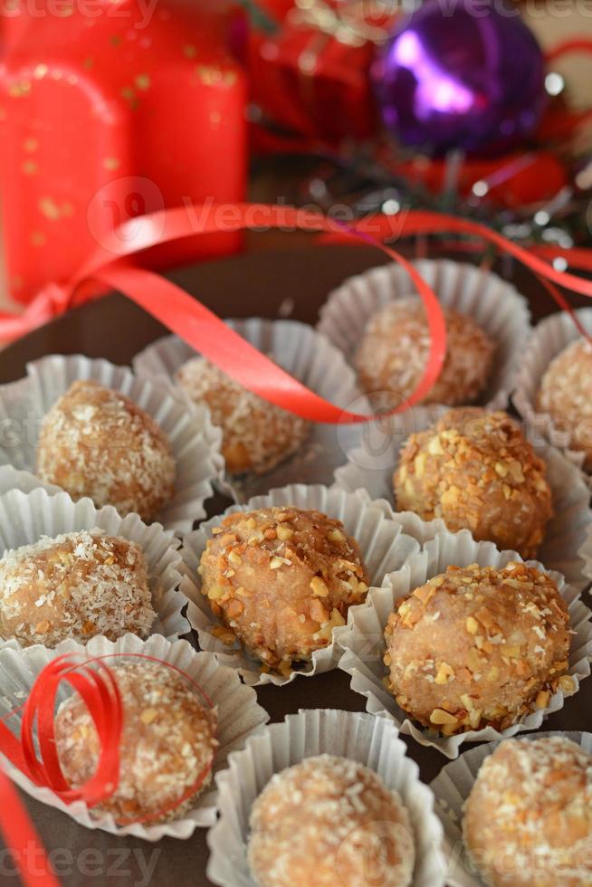 truffes au chocolat maison aux noix dessert de Noël photo