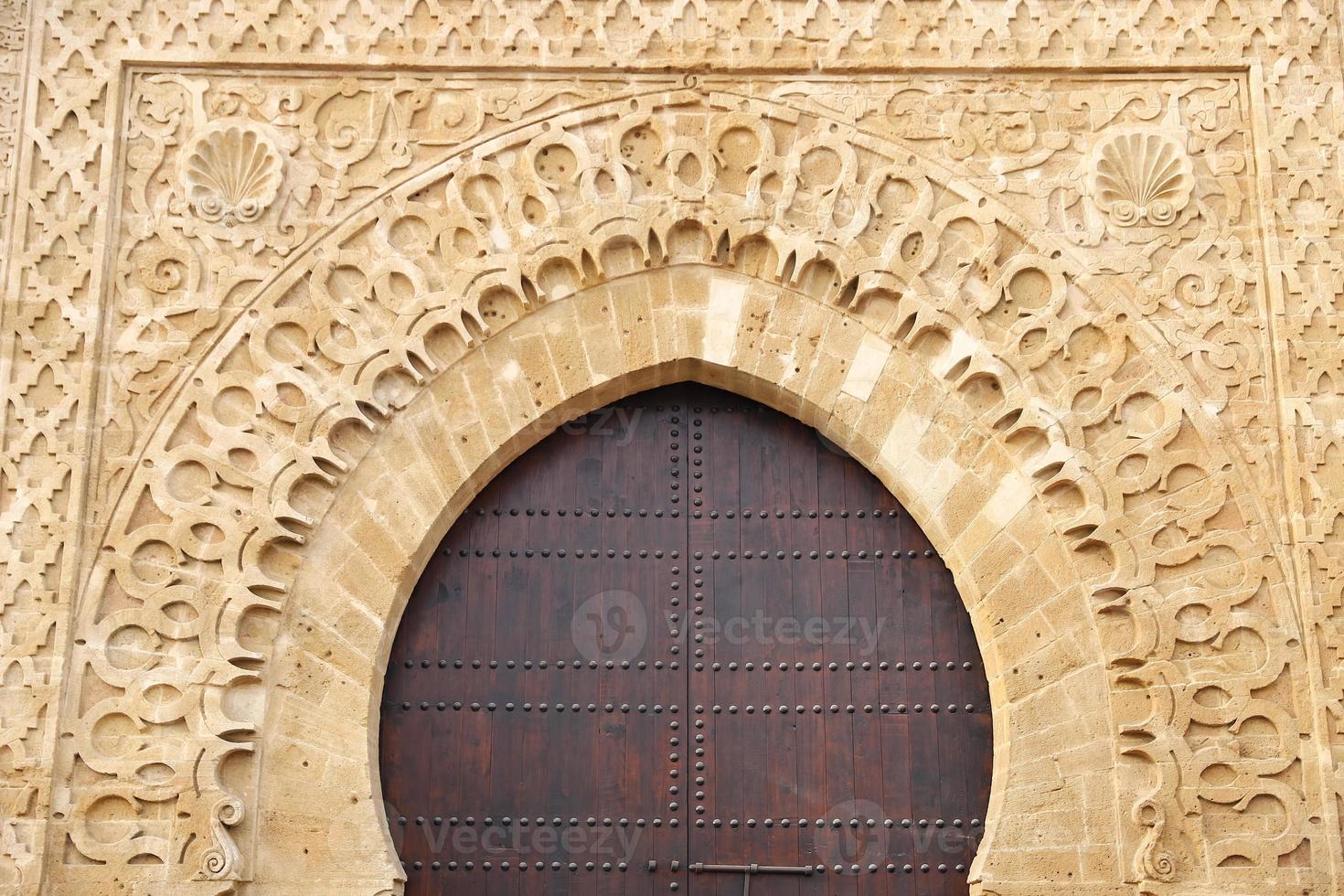 porte de la kasbah des oudayas à rabat, maroc photo