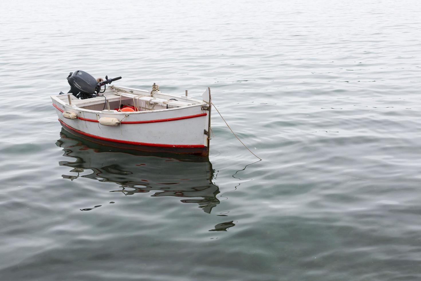 bateau de pêche artisanale, pêche locale, pêche côtière, pêche côtière photo