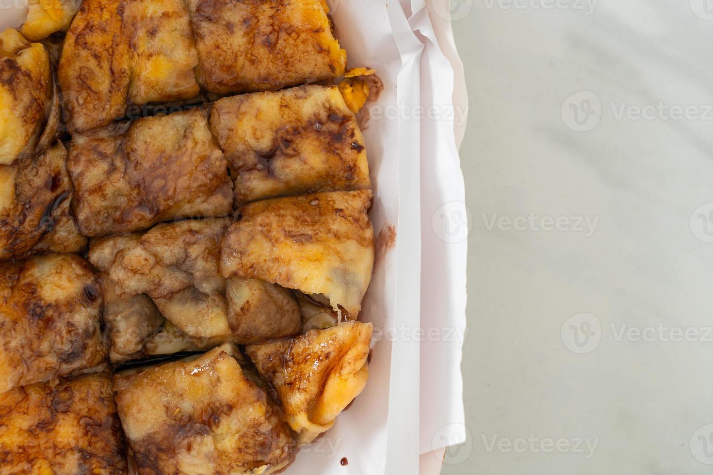 roti avec oeuf, banane et chocolat photo