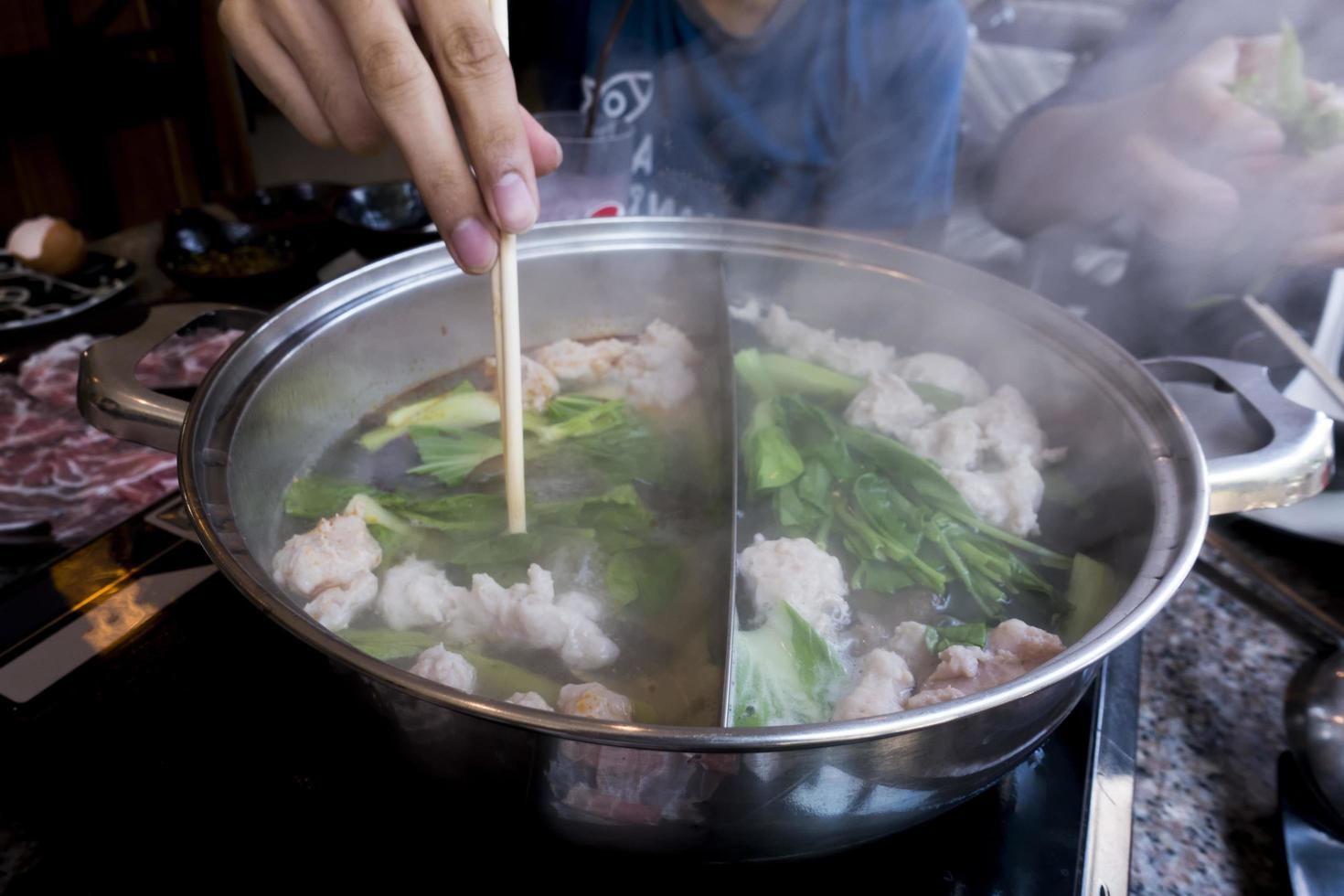 fondue asiatique photo