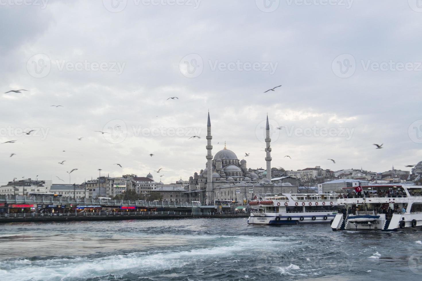 trafic maritime à istanbul, bosphore photo