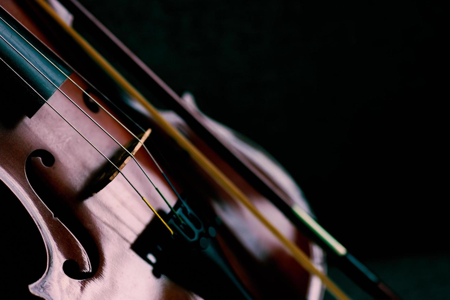 violon instrument de musique vintage d'orchestre pris avec lumière naturelle photo