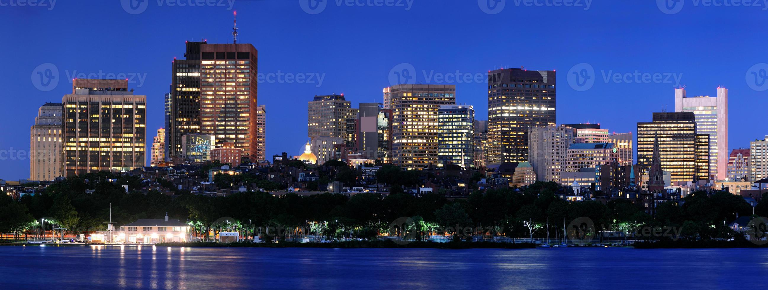 ville de boston la nuit photo