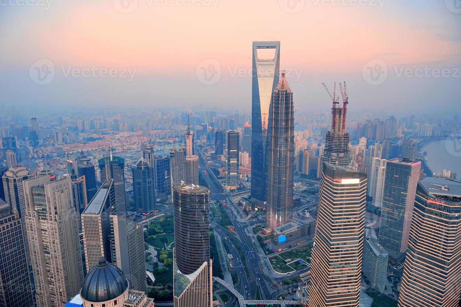 antenne de shanghai au coucher du soleil photo