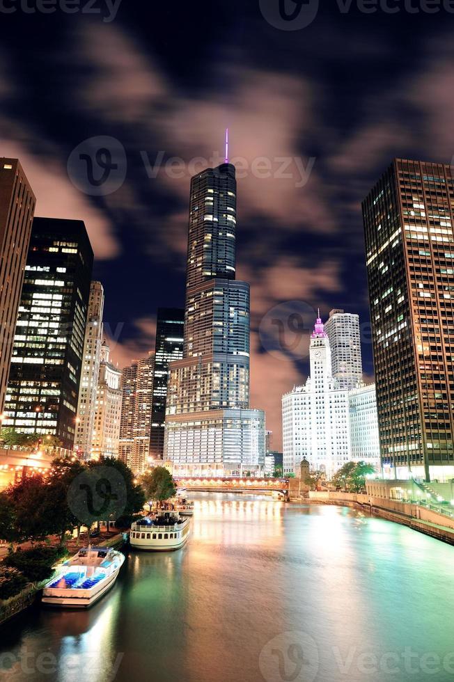 promenade sur la rivière chicago photo