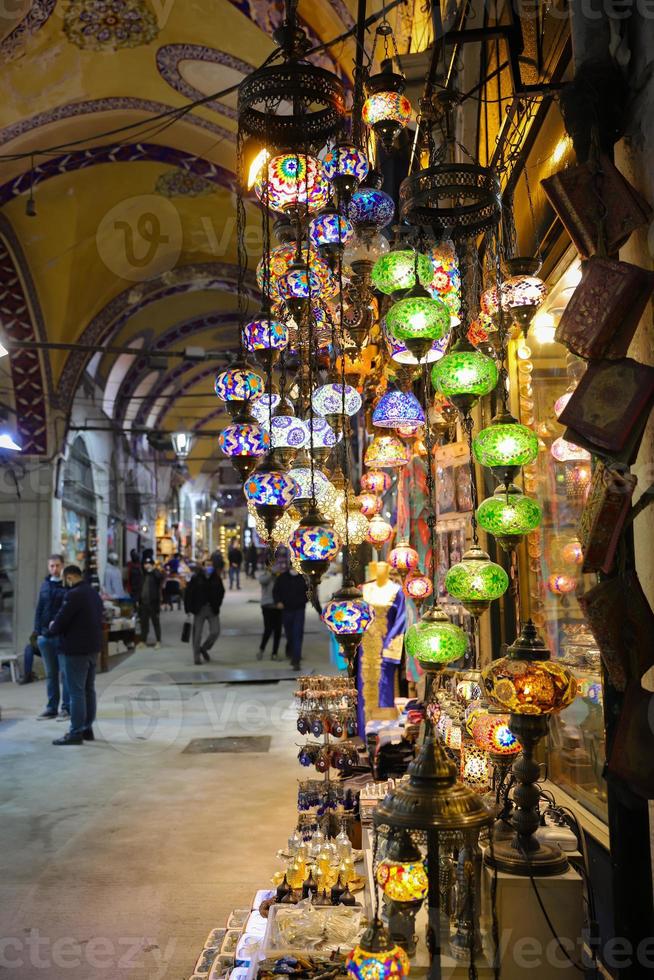 lanternes turques colorées à istanbul, turquie photo