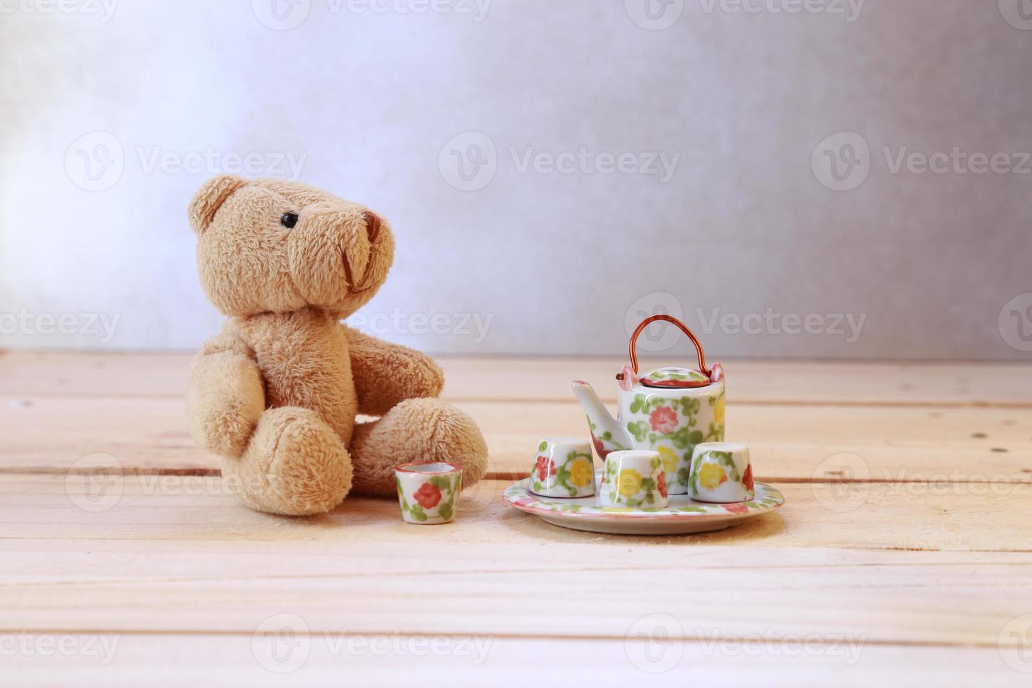 ours en peluche et service à thé photo