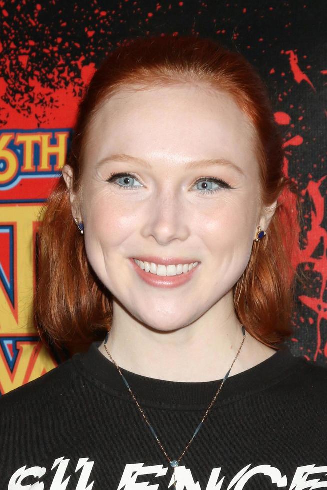 los angeles 26 octobre - molly quinn au 46e prix saturn annuel au centre de congrès marriott le 26 octobre 2021 à burbank, ca photo