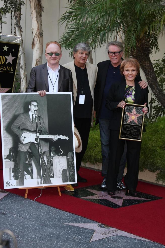 los angeles, 7 septembre - peter asher, phil everly, gary busey, maria elena holly lors de la cérémonie du buddy holly walk of fame au hollywood walk of fame le 7 septembre 2011 à los angeles, ca photo