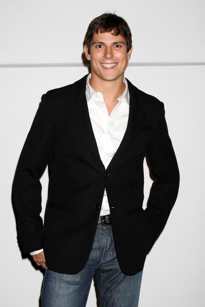 los angeles 27 août - sean faris arrive au 2e événement annuel de la genèse de l'art d'elysium aux studios de lait le 27 août 2010 à los angeles, ca photo