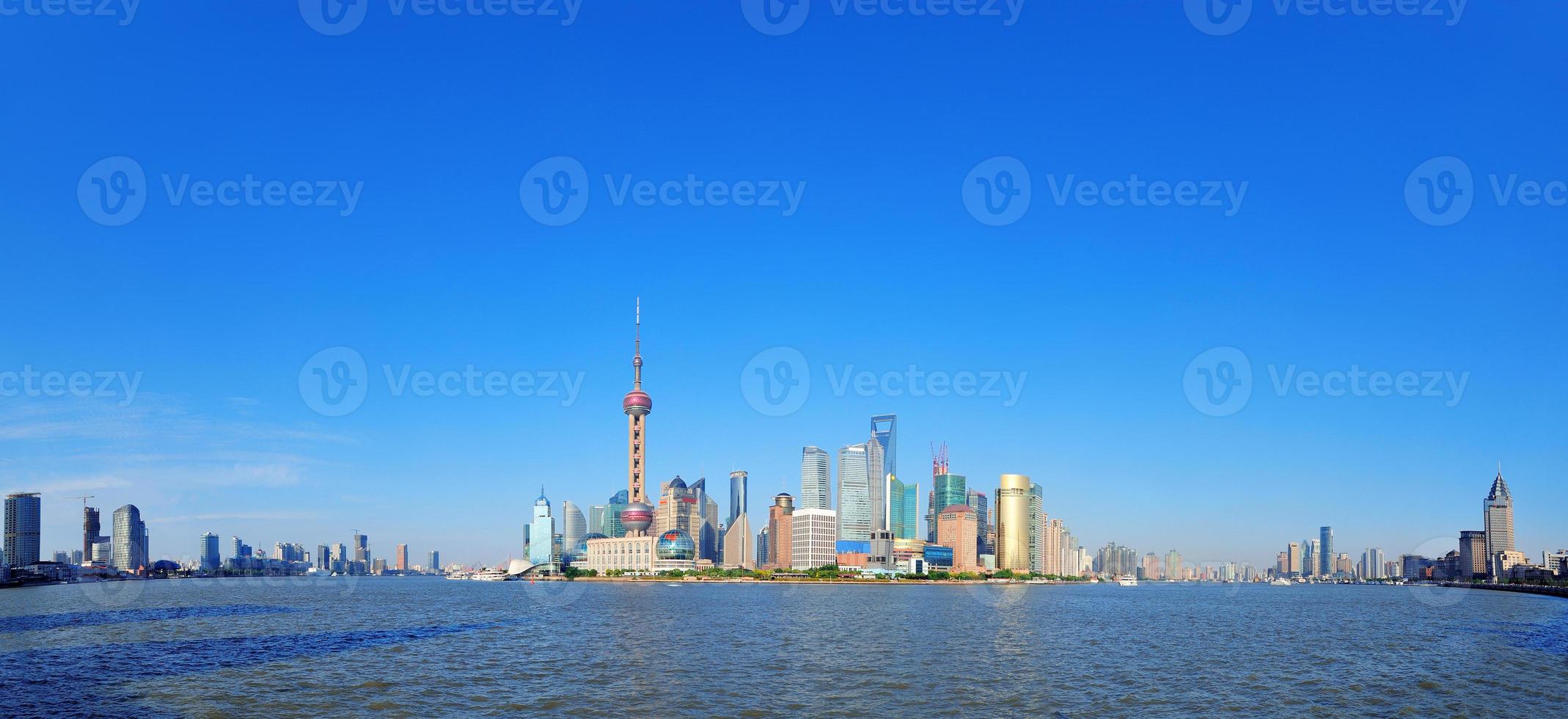 vue sur la ligne d'horizon de shanghai photo