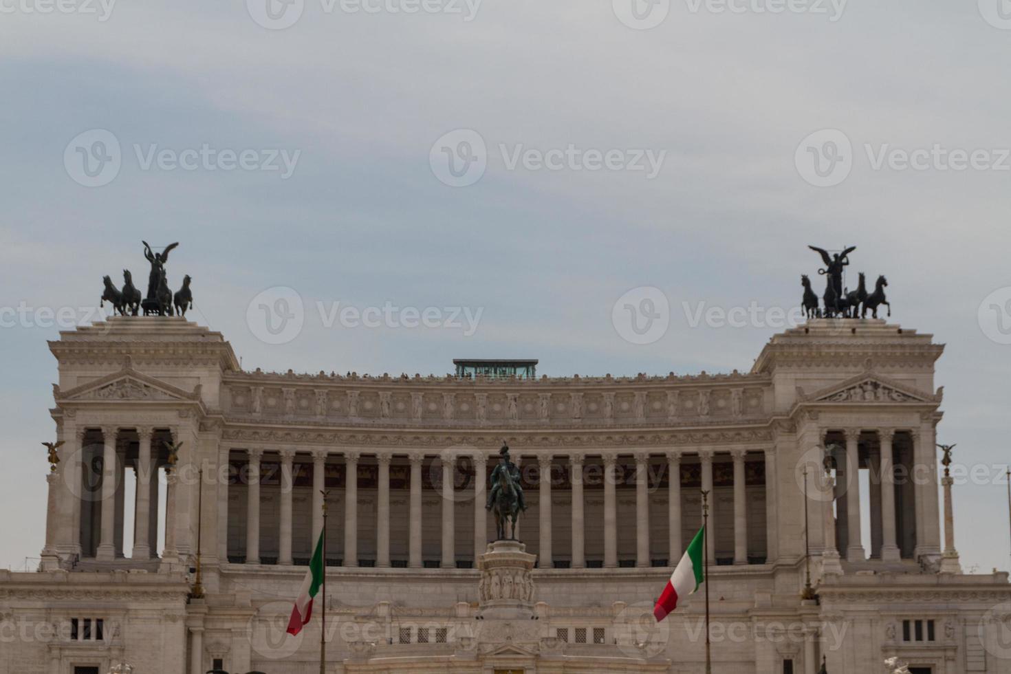rome, monument national au roi victor emmanuel ii photo