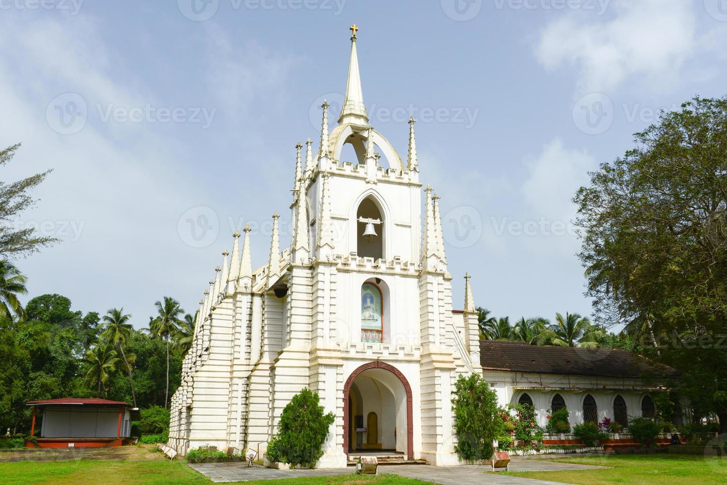 une église ou une cathédrale coloniale portugaise à goa, en inde photo