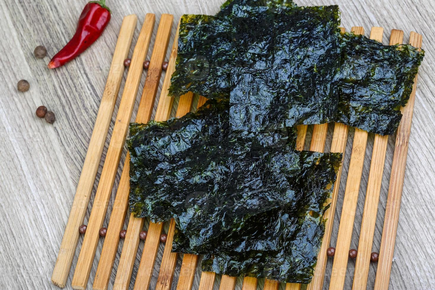 feuilles d'algues nori photo