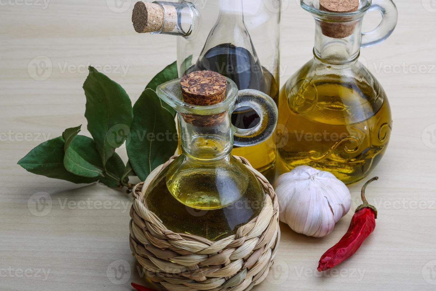 huile d'olive dans les bouteilles photo